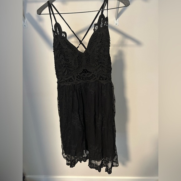 Main Strip Black Lace Dress - Picture 1 of 3